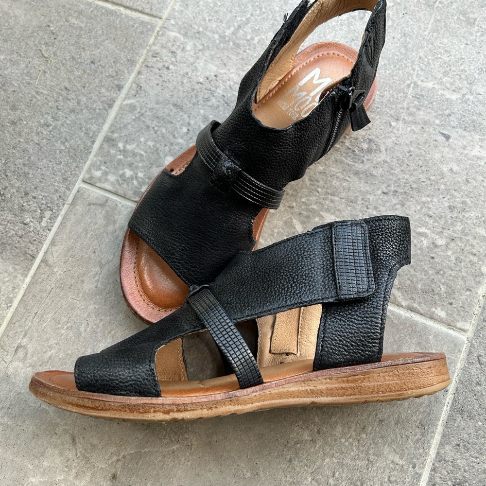 Miz Mooz Leather Finnley Sandals, Black, Size 37, NWOT, Original price $150